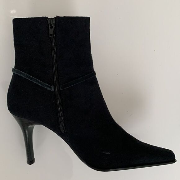 BamBoo Western Details Heeled Boots. Size 7 - Picture 2 of 9